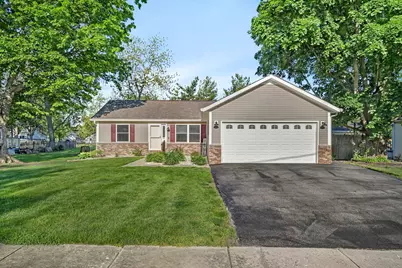 209 N Pine Street, Gardner, IL 60424 - Photo 2
