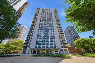 1455 N Sandburg Terrace, Chicago, IL 60610 - Photo 1