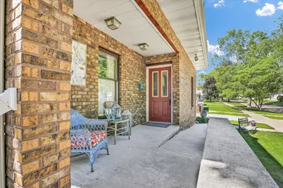 12 S Walnut Street, Villa Grove, IL 61956 - Photo 6