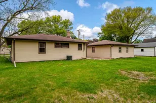 320 E Marshall St, Belvidere, IL 61008 - Photo 36