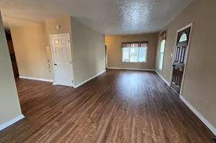 210 W Morris St, Morrison, IL 61270 - Photo 2
