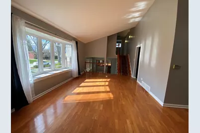 1403 N Sauk Lane, Mount Prospect, IL 60056 - Photo 4