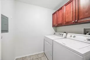 349 Newgate Ct, Schaumburg, IL 60193 - Photo 16