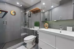 300 N State St, Chicago, IL 60654 - Photo 24