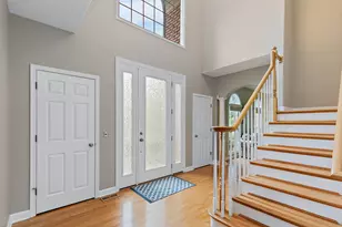 2212 Glouceston Ln, Naperville, IL 60564 - Photo 2