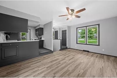 907 Colony Drive, Davenport, IA 52806 - Photo 10