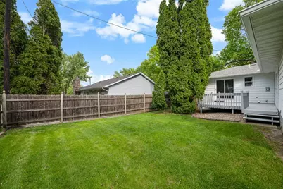 907 Colony Drive, Davenport, IA 52806 - Photo 34