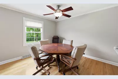 890 Norman Drive, Hoffman Estates, IL 60192 - Photo 16