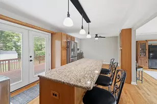 890 Norman Dr, Hoffman Estates, IL 60192 - Photo 8