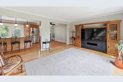 890 Norman Drive, Hoffman Estates, IL 60192 - Photo 6