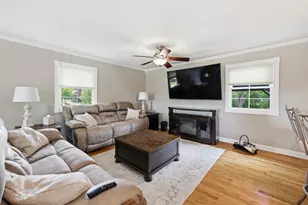 890 Norman Dr, Hoffman Estates, IL 60192 - Photo 20