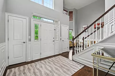 2070 Holt Lane, South Elgin, IL 60177 - Photo 2