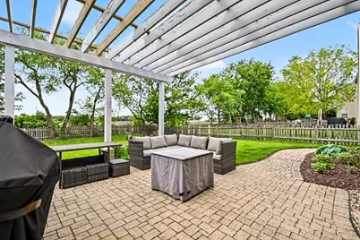 2070 Holt Lane, South Elgin, IL 60177 - Photo 24