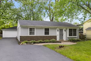 144 Garden Dr, Bolingbrook, IL 60440 - Photo 2