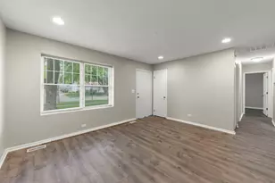 144 Garden Dr, Bolingbrook, IL 60440 - Photo 4