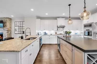 110 S Washington Street, Wheaton, IL 60187 - Photo 18
