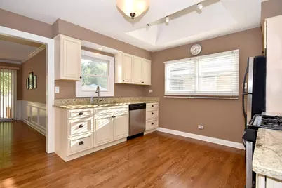 171 E Hale Street, Elmhurst, IL 60126 - Photo 2