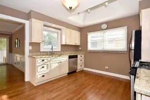 171 E Hale St, Elmhurst, IL 60126 - Photo 2