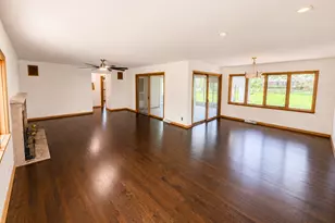 1334 Oakland Dr, Sycamore, IL 60178 - Photo 8