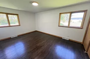 1334 Oakland Dr, Sycamore, IL 60178 - Photo 12