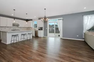 3617 Emerald Rd, Elgin, IL 60124 - Photo 2