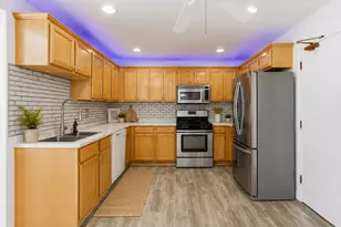 8828 N Leslie Ln, Des Plaines, IL 60016 - Photo 2