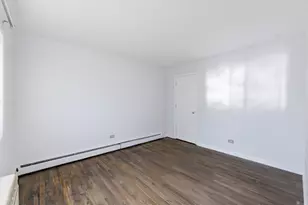 8828 N Leslie Ln, Des Plaines, IL 60016 - Photo 12