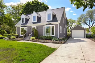 416 W Oak St, Wheaton, IL 60187 - Photo 2