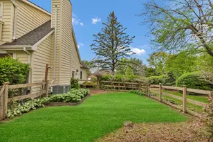 38W643 Bittersweet Ln, Elgin, IL 60124 - Photo 42