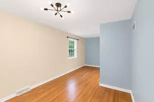 38W643 Bittersweet Ln, Elgin, IL 60124 - Photo 28