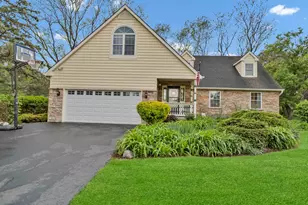 38W643 Bittersweet Ln, Elgin, IL 60124 - Photo 2