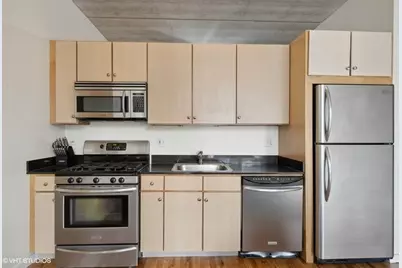 630 N Franklin Street #906, Chicago, IL 60654 - Photo 4