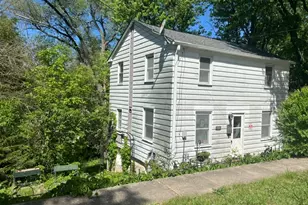 208 N Carroll St, Mount Carroll, IL 61053 - Photo 4