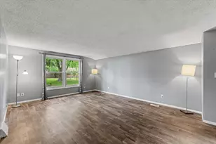 704 E Lincoln St, Monticello, IL 61856 - Photo 4