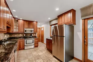 496 Sheridan Ln, Schaumburg, IL 60193 - Photo 8