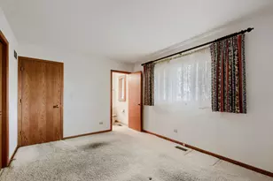 496 Sheridan Ln, Schaumburg, IL 60193 - Photo 12