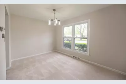 1722 W Pheasant Trail, Mount Prospect, IL 60056 - Photo 4