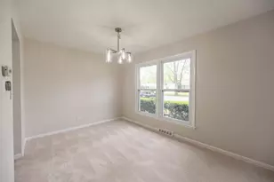 1722 W Pheasant Trail, Mount Prospect, IL 60056 - Photo 4