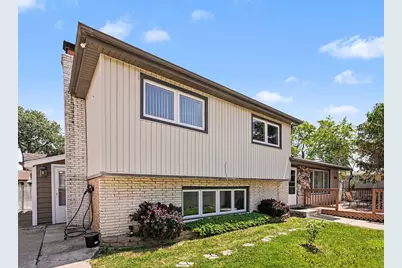 5858 W 88th Place, Oak Lawn, IL 60453 - Photo 1