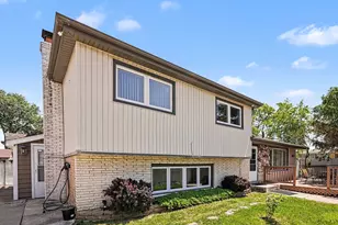 5858 W 88th Pl, Oak Lawn, IL 60453 - Photo 1