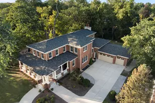 326 E Central Rd, Arlington Heights, IL 60005 - Photo 4