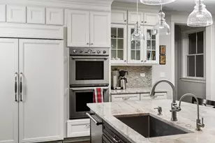 326 E Central Rd, Arlington Heights, IL 60005 - Photo 8