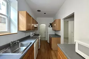 1358 N Bosworth Ave, Chicago, IL 60642 - Photo 2