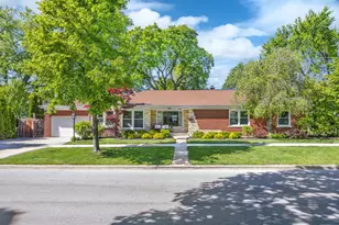 100 N Eastwood Ave, Mount Prospect, IL 60056 - Photo 1