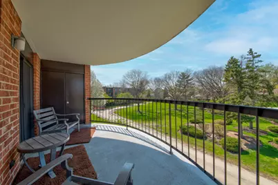 1405 E Central Road #316B, Arlington Heights, IL 60005 - Photo 2