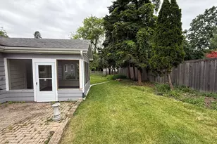 117 E Elm St, Wheaton, IL 60189 - Photo 16