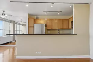 655 W Irving Park Rd, Chicago, IL 60613 - Photo 6