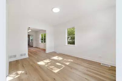 1107 Victoria Avenue, North Chicago, IL 60064 - Photo 4