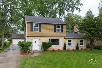 210 S Gladstone Avenue, Aurora, IL 60506 - Photo 2