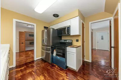 210 S Gladstone Avenue, Aurora, IL 60506 - Photo 4